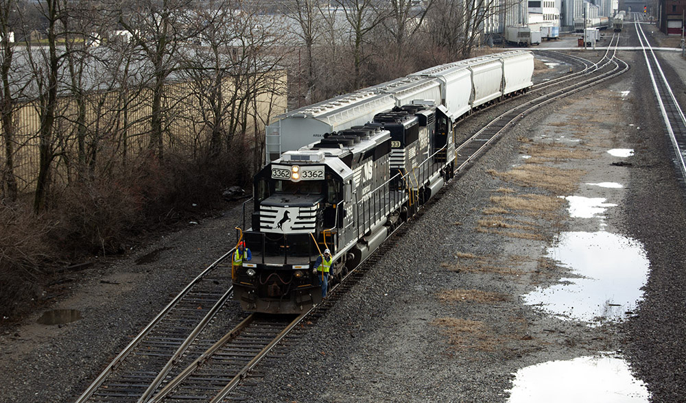 NS stack train south of Camden, Ohio headed toward Cincinnati.